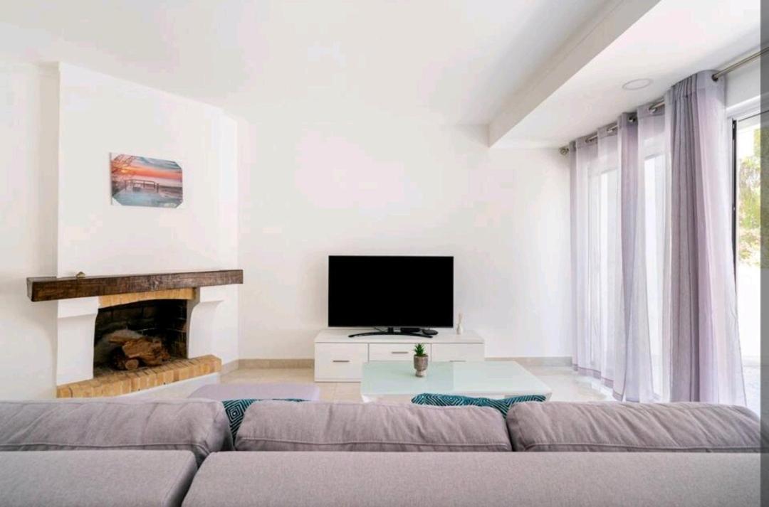 Marina Holiday House กัวเตย์รา ภายนอก รูปภาพ